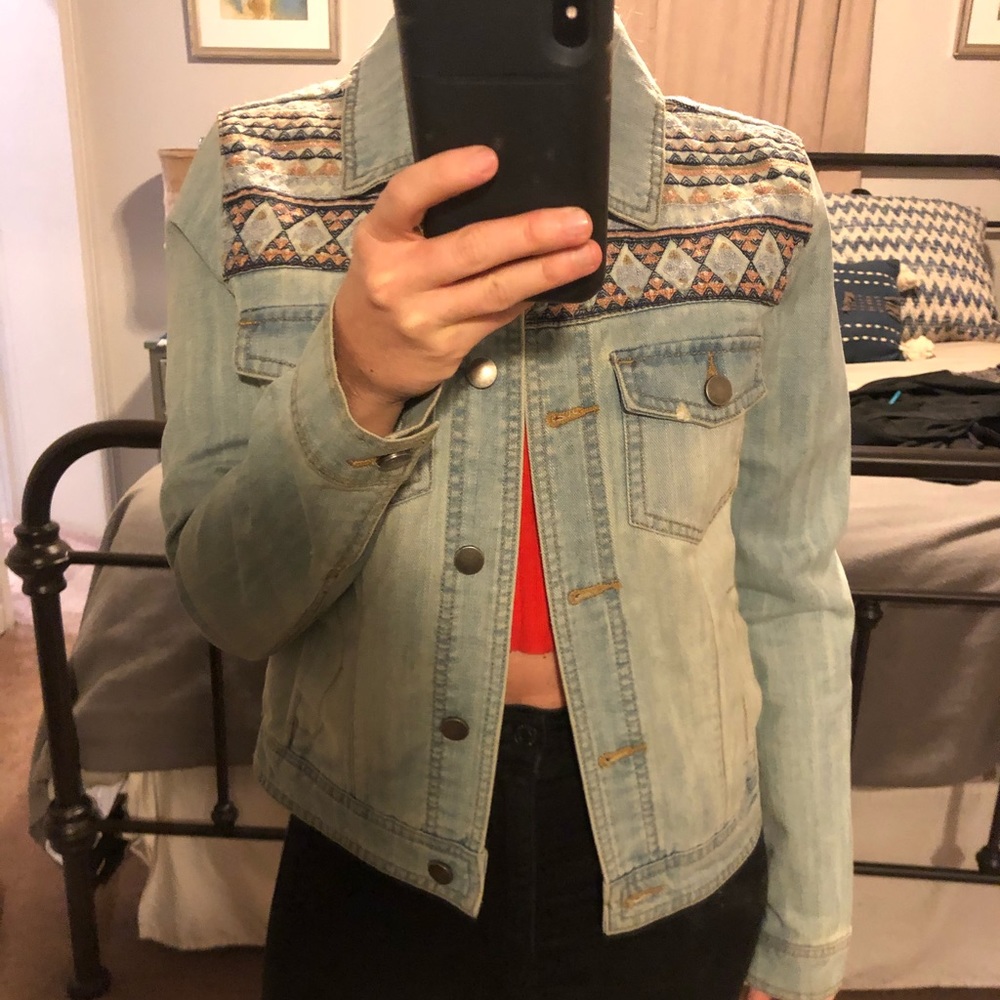 Hinge embroidered jean jacket size small